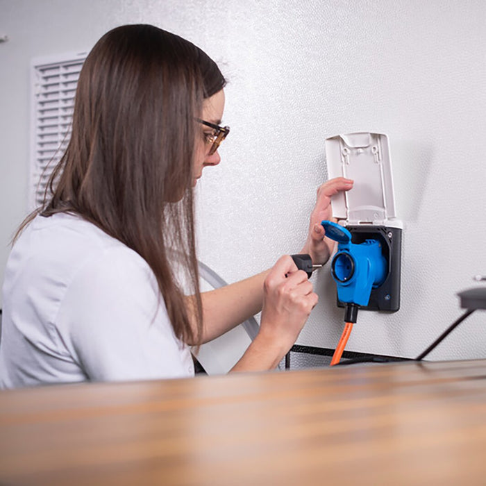 Winkeladapterkabel Schuko -> CEE orange, 1,5 m